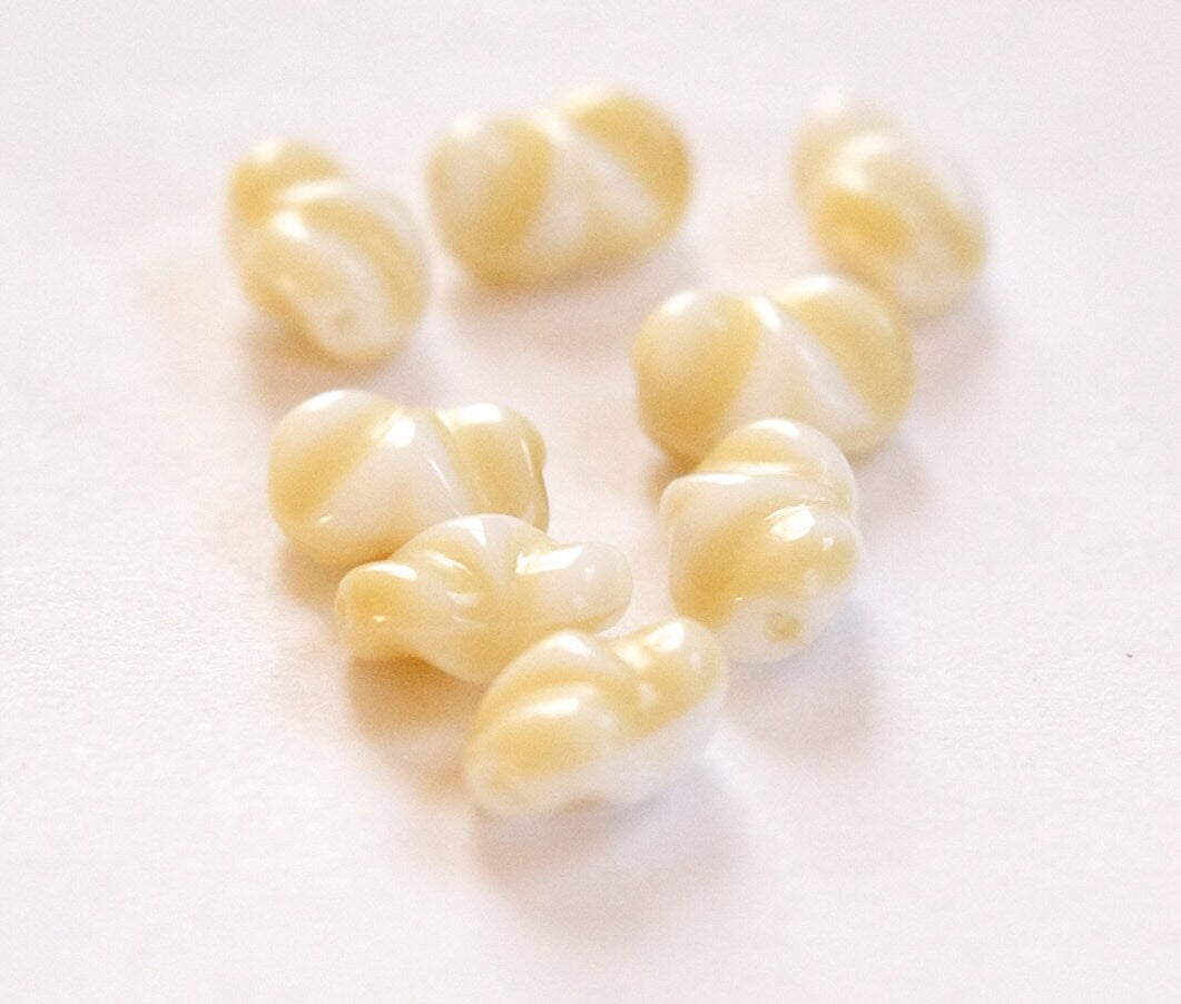 Vintage Oval Beige and White Bow Like German Glass Beads grm046