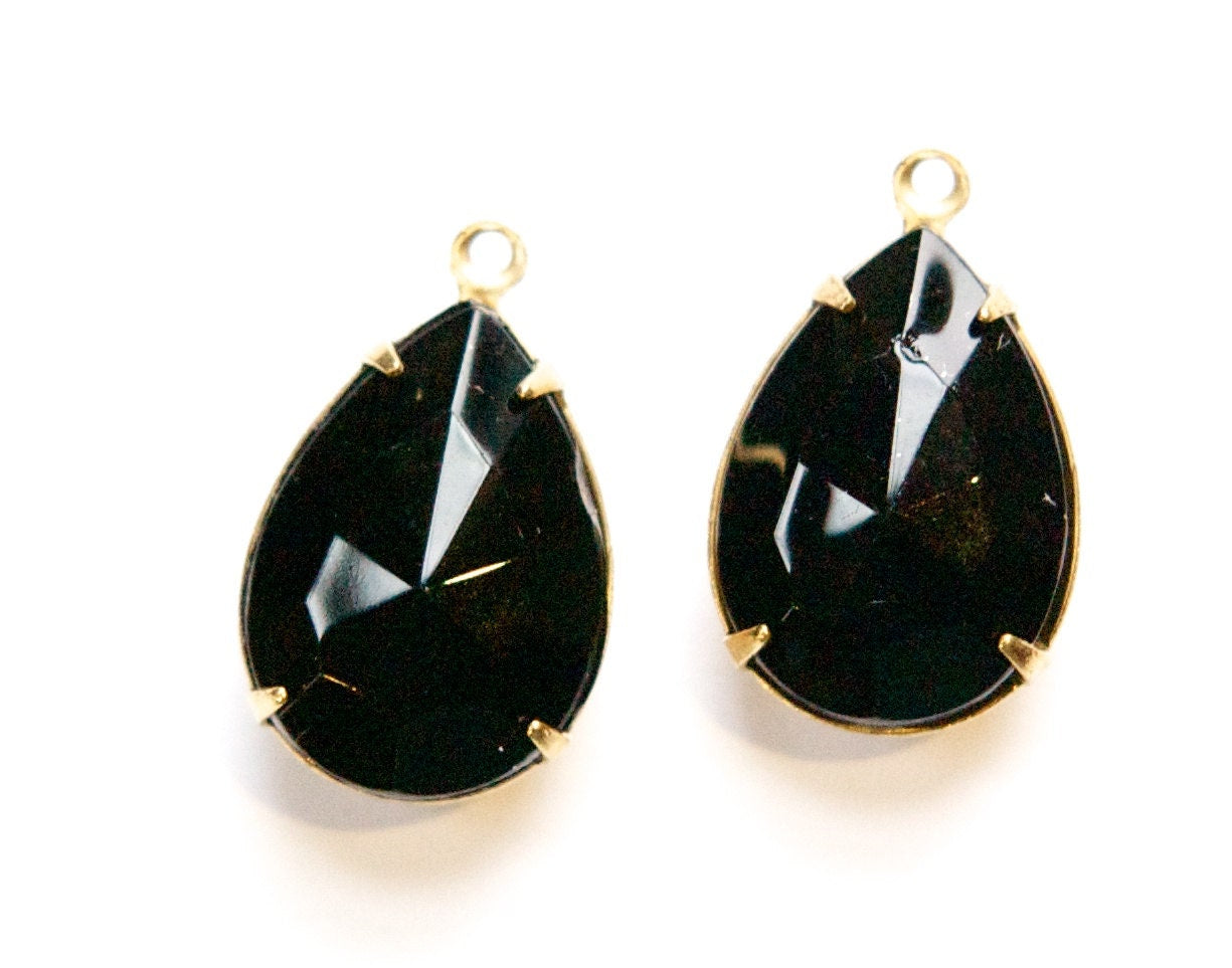 Vintage Faceted Black Glass Teardrop Stones 1 Loop Brass Setting 18x13mm par004RR