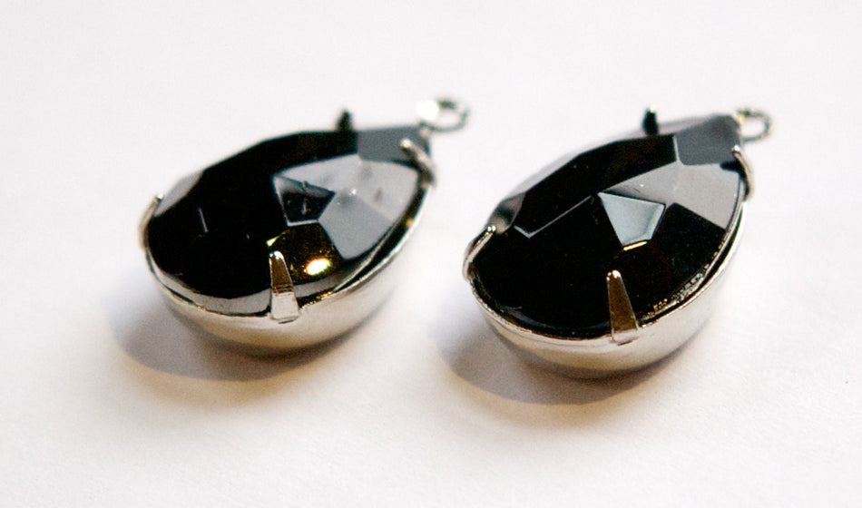 Vintage Faceted Black Glass Teardrop Stones 1 Loop Silver Plated Setting 18x13mm par006RR