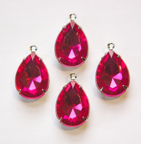 Vintage Faceted Acrylic Bright Pink Teardrops in 1 Loop Silver Setting 18x13mm par006D