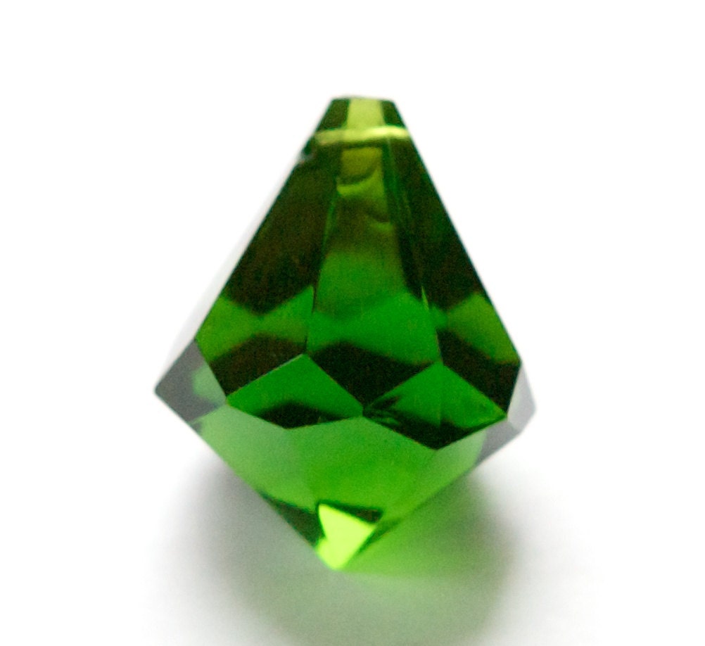 Vintage Large Faceted Acrylic Green Prism Pendant pnd158