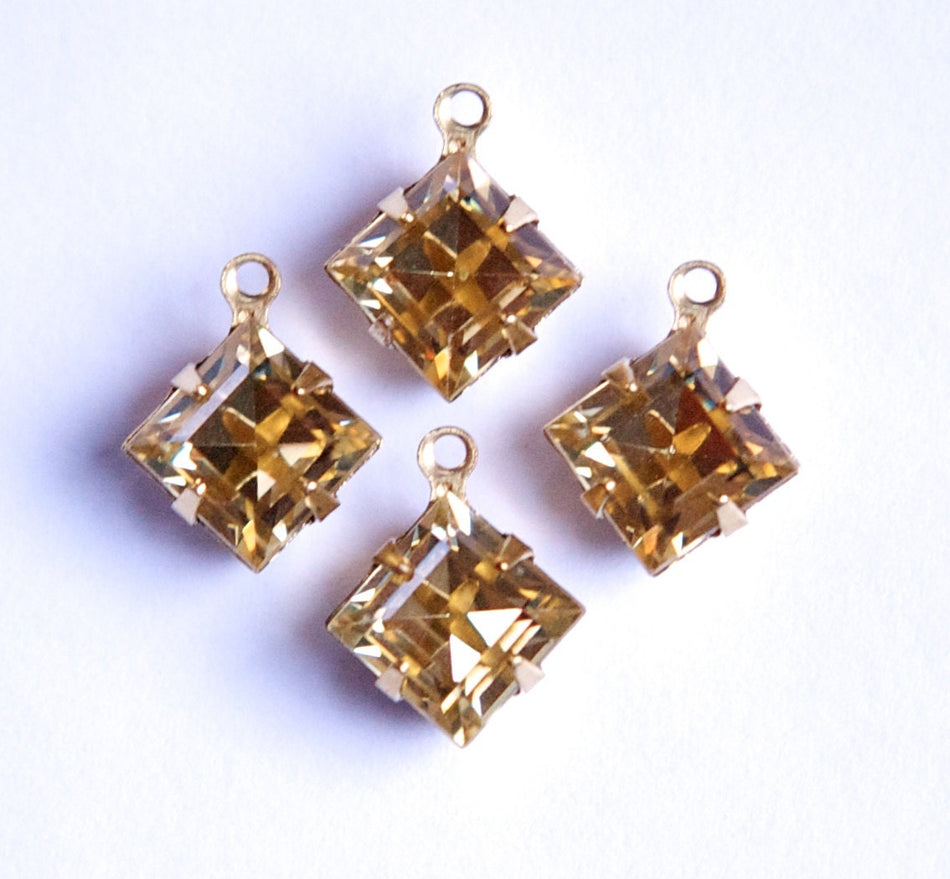 Rauchtopas or Champagne Square Glass Stones 1 Loop Brass Setting 8mm squ002NN