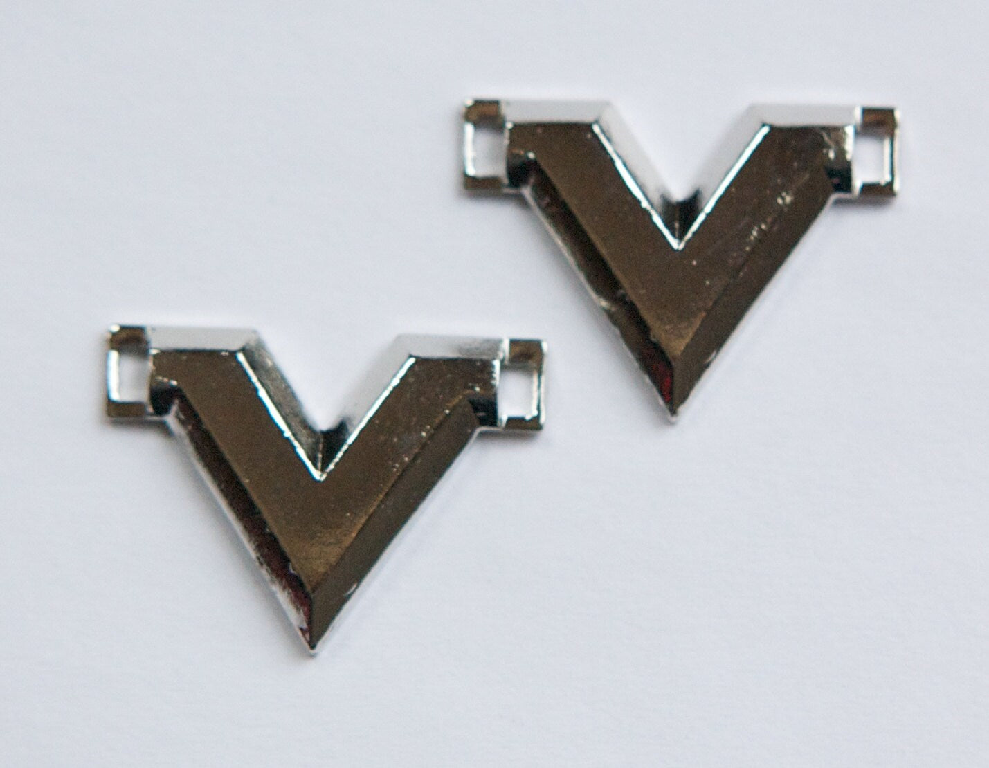 Silver Plated Heavy V Connector Pendant mtl239A