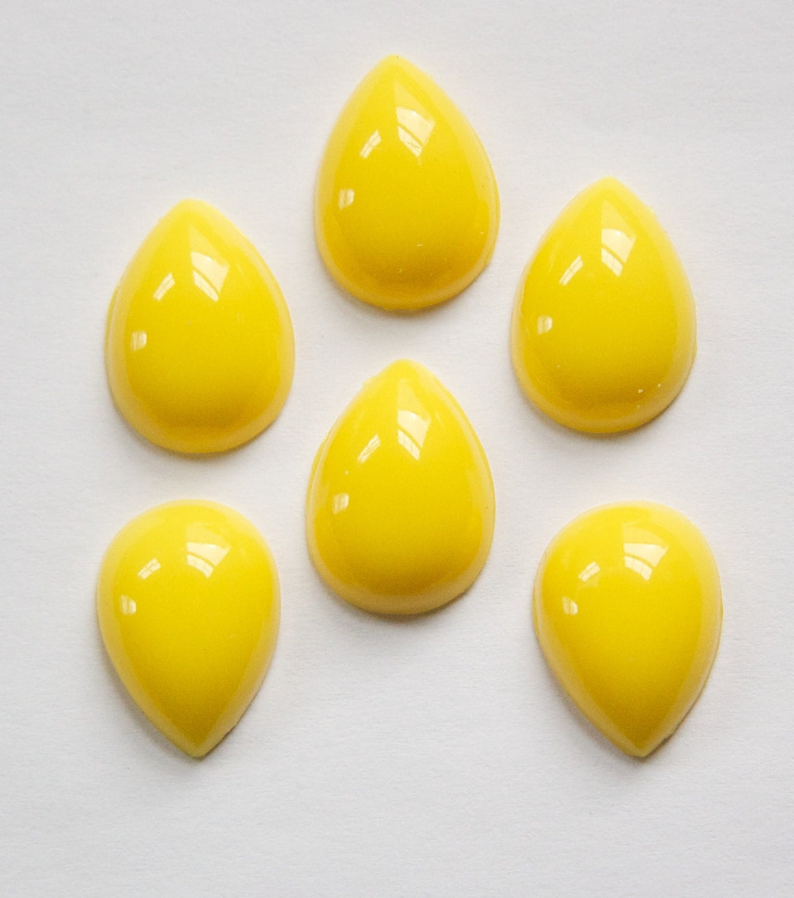 Acrylic Yellow Teardrop Pear Cabochons 18x13mm (6) cab250D