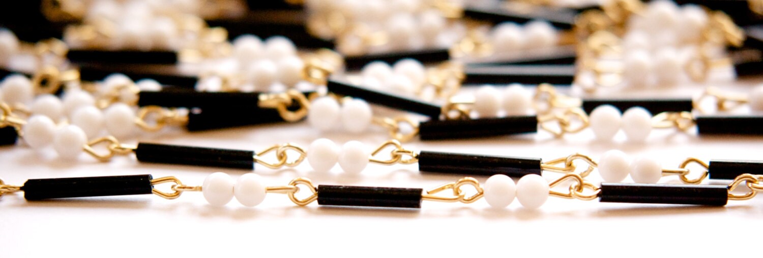 Vintage Black White Mixed Glass and Plastic Beaded Chain Gold Links Japan chn072A