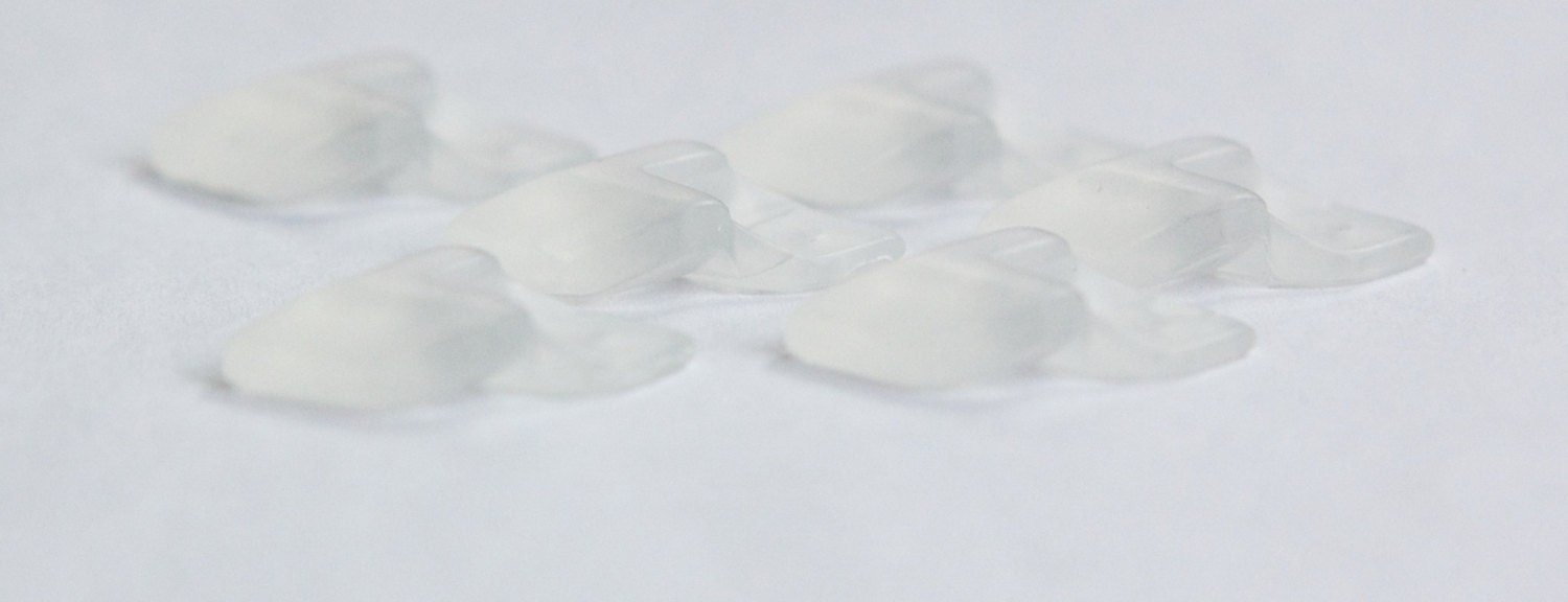 Vintage Acrylic Matte Clear Geometric Triangle Drop chr147A
