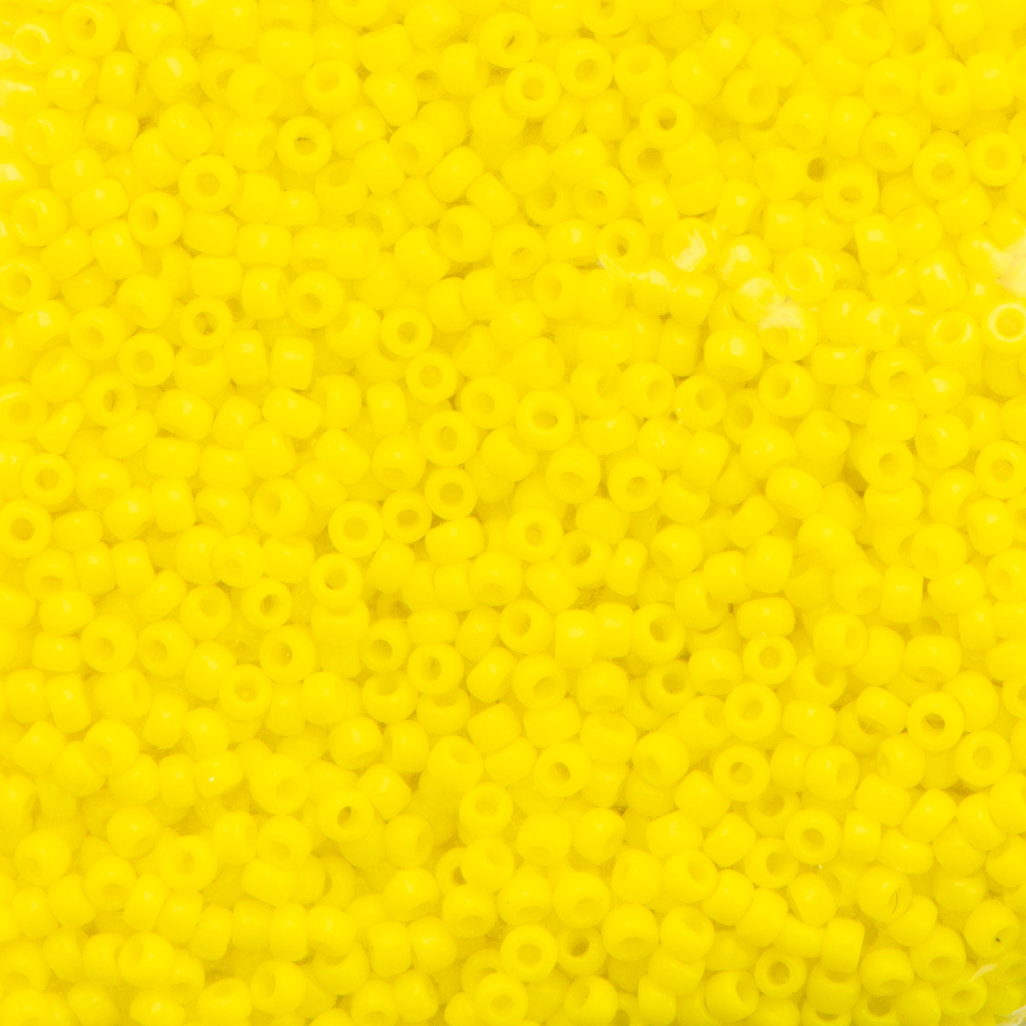 15/0 TOHO ROUND Opaque Dandelion Seed Bead (8g)