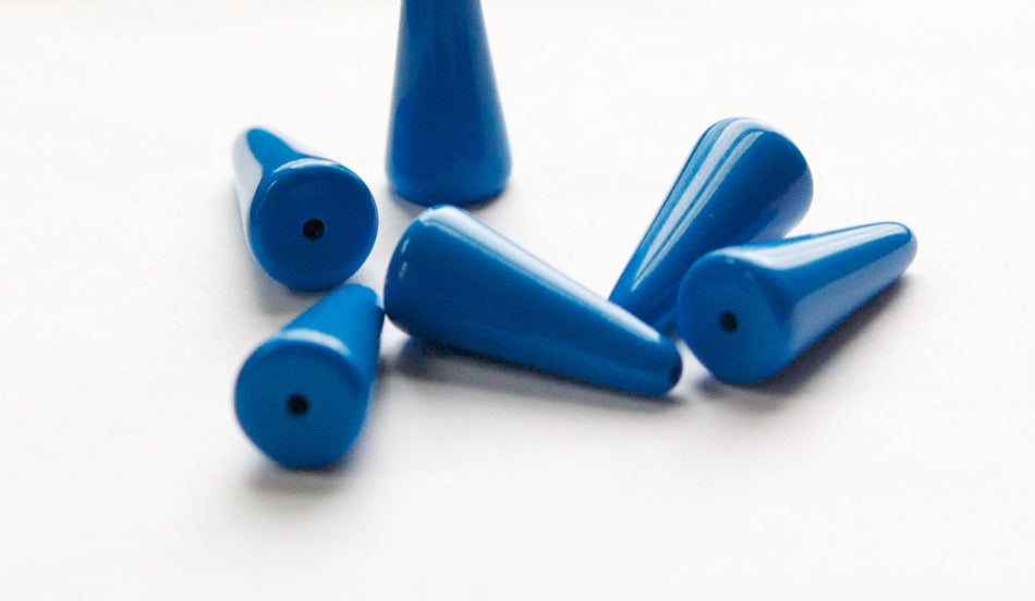 Vintage Opaque Medium Blue Triangle Teardrop Acrylic Beads (6) bds311F