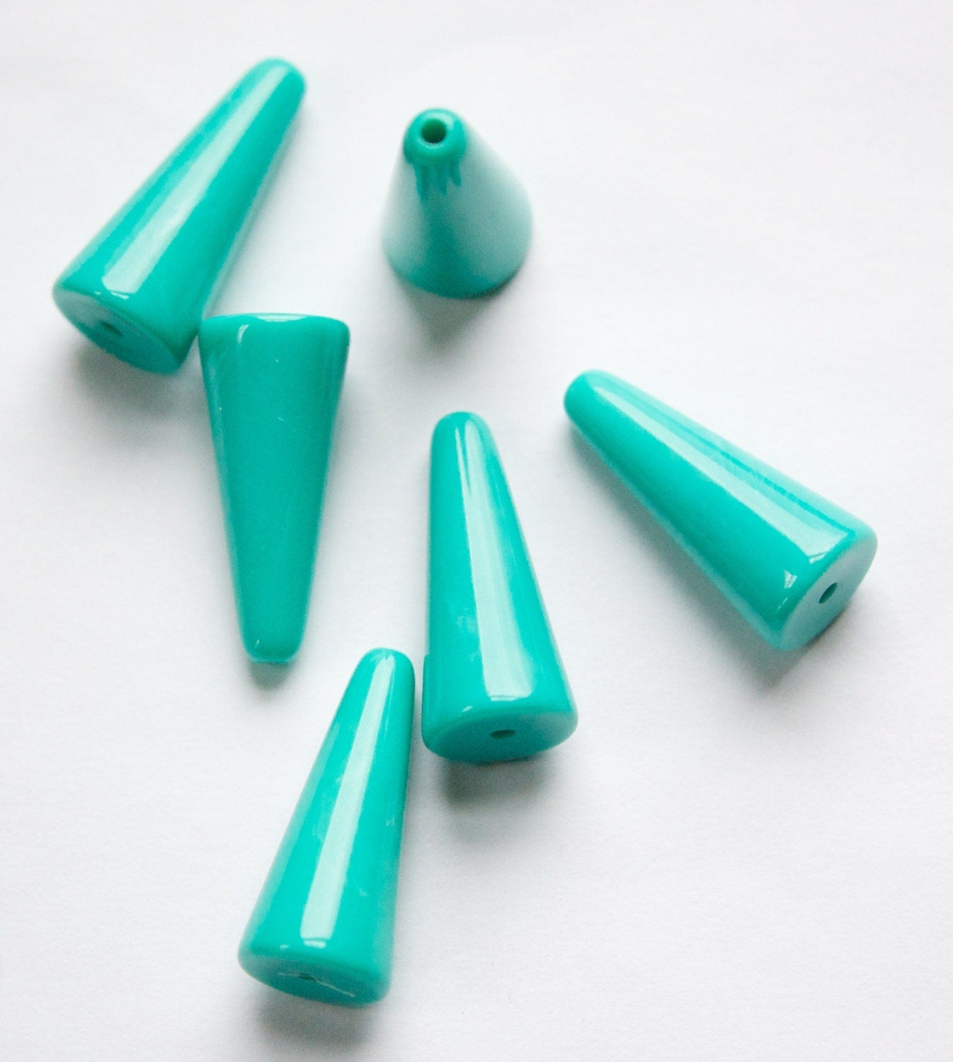 Vintage Opaque Teal Green Triangle Teardrop Acrylic Beads (6) bds311H