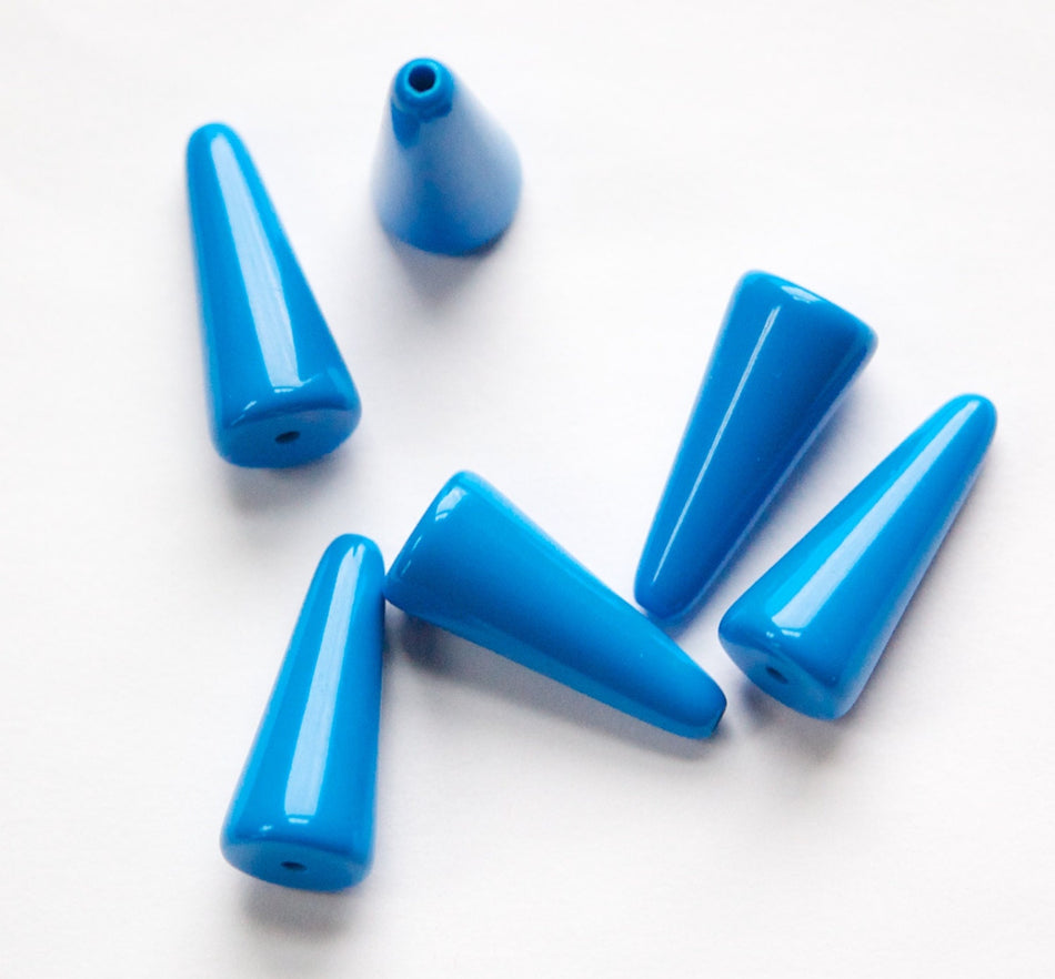 Vintage Opaque Medium Blue Triangle Teardrop Acrylic Beads (6) bds311F