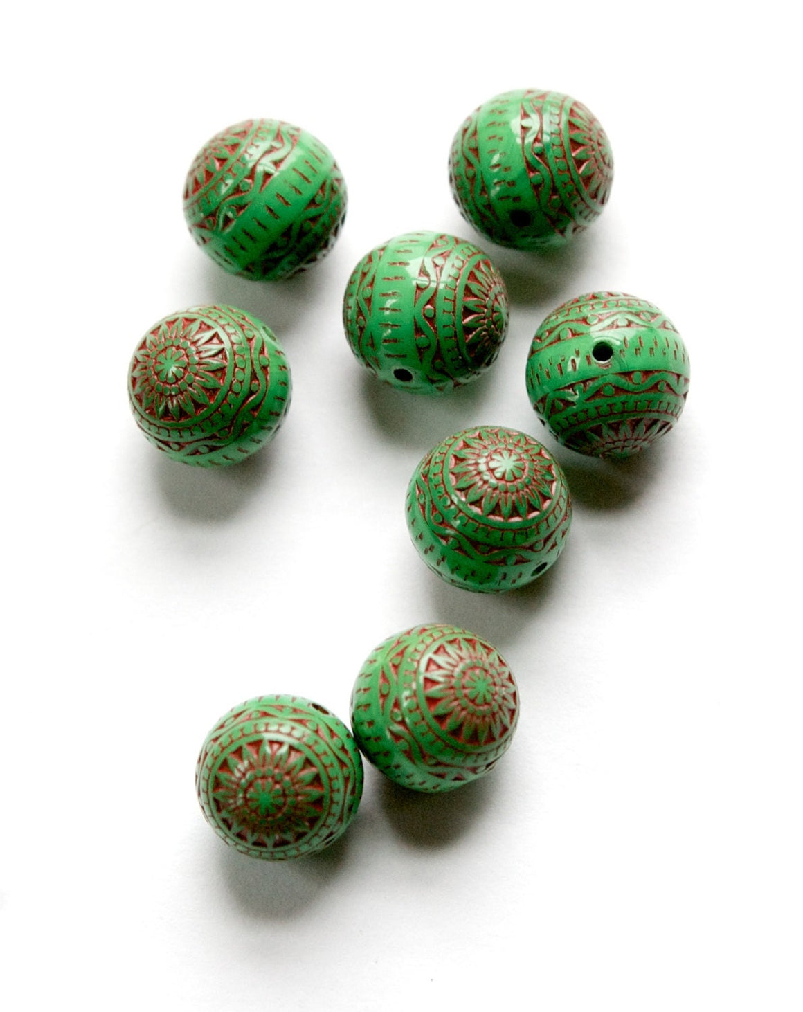 Vintage Green and Red Etched Mosaic Acrylic Beads 12mm (8) bds014