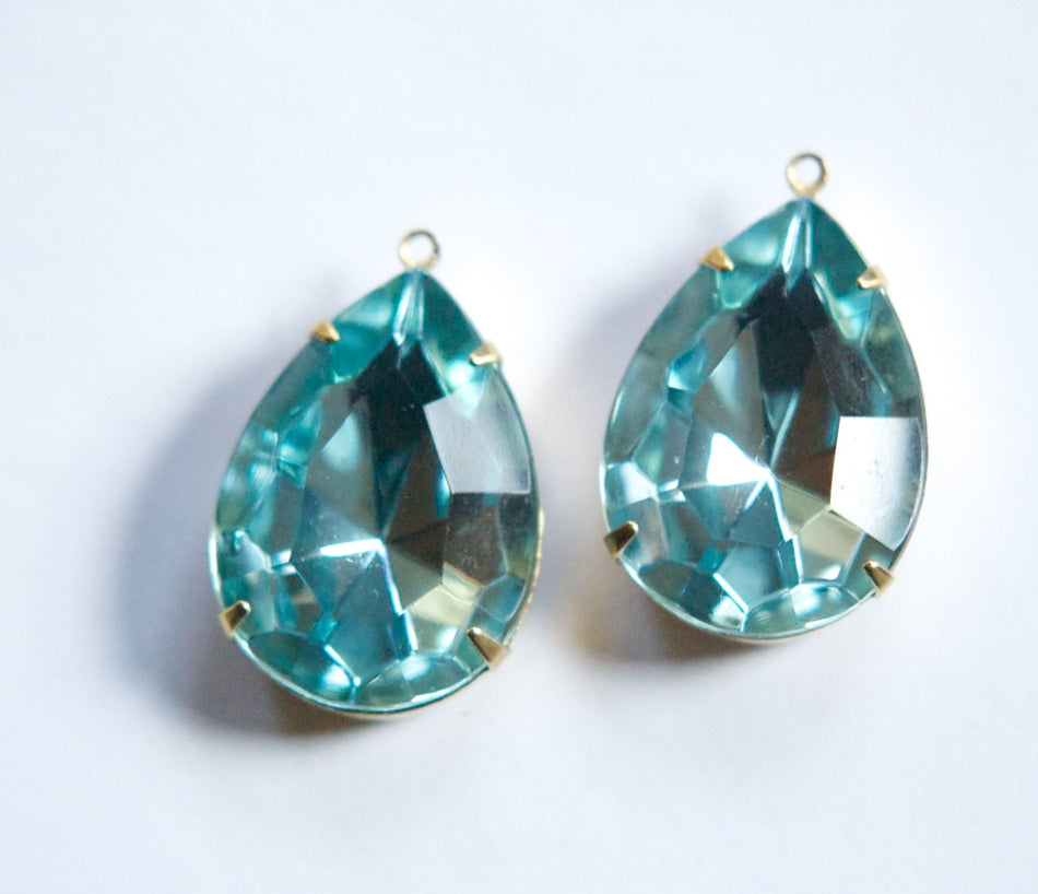 Vintage Faceted Light Sapphire Acrylic Teardrop Stone 1 Loop Brass Setting 25x18mm (2) par010B