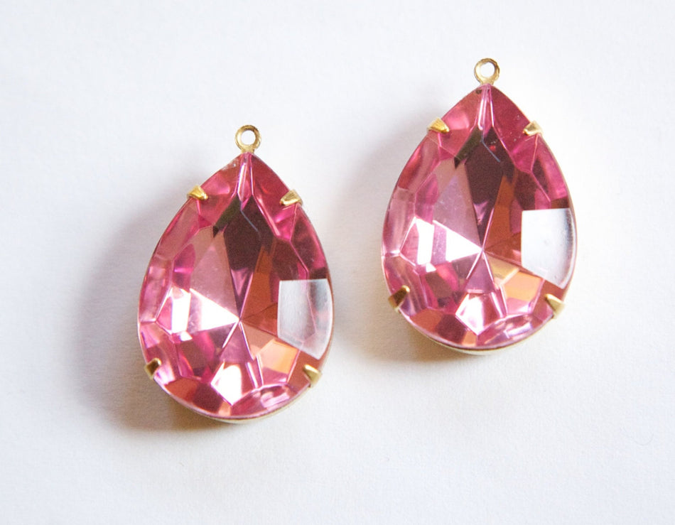 Vintage Faceted Rose Pink Acrylic Teardrop Stone 1 Loop Brass Setting 25x18mm par010C