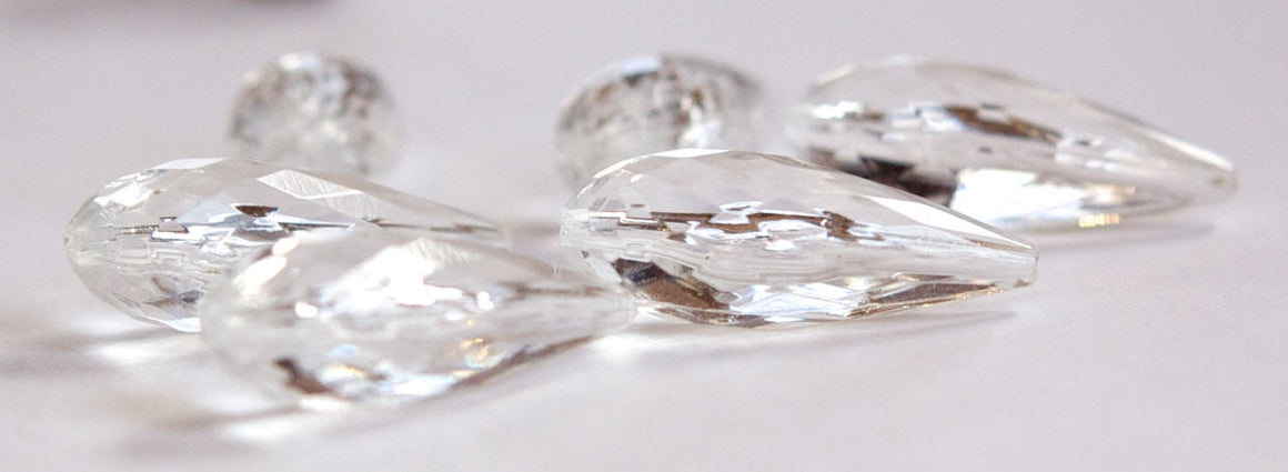 Vintage Clear Faceted Teardrop Acrylic Beads 30mm (4) bds245