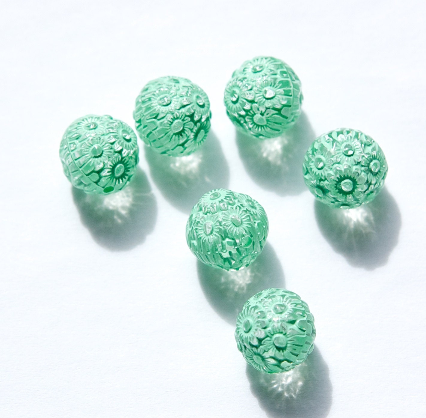 Mint Green on Crystal Etched Acrylic Beads 12mm (10) bds745A