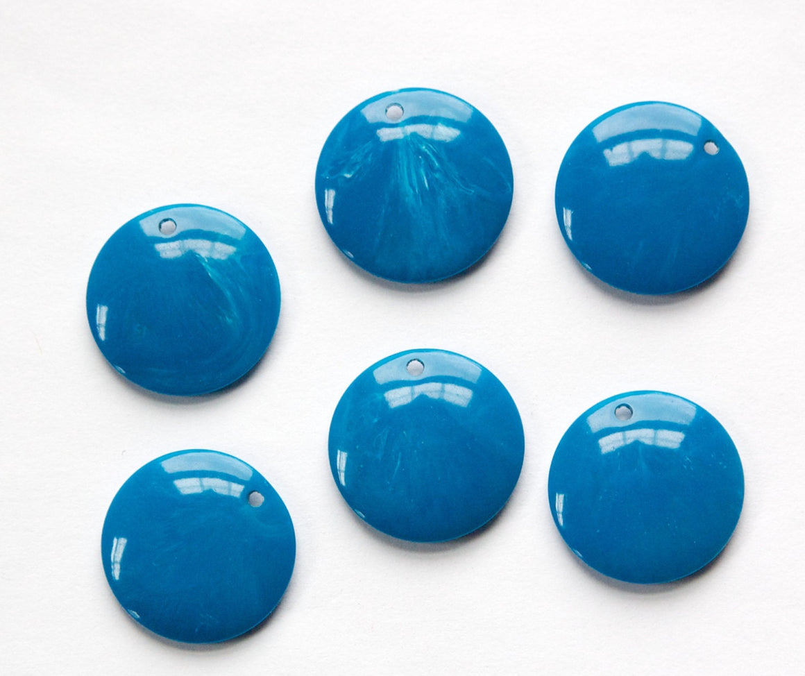 Vintage Medium Blue Acrylic Circle Charms Drops (6) pnd161G