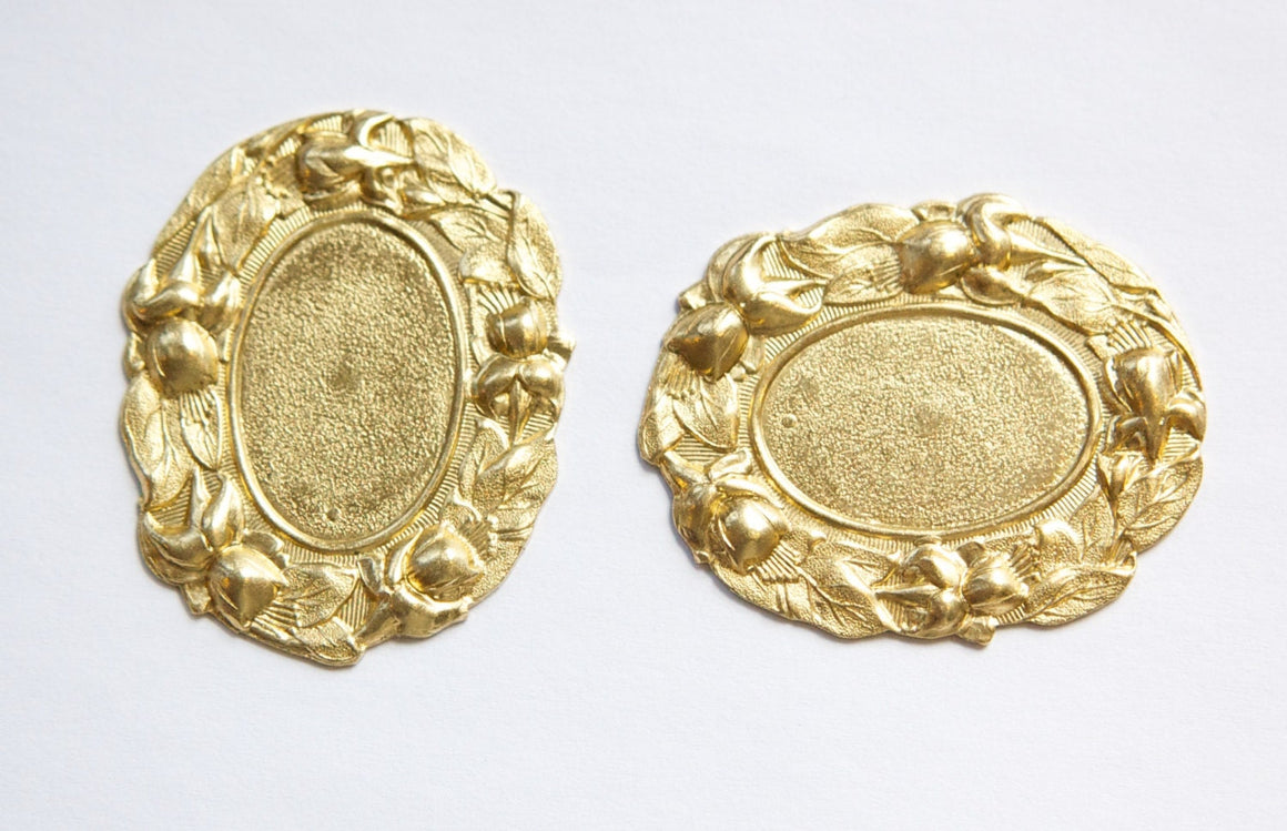 Raw Brass Flower Border Setting 21x13mm (2) mtl173