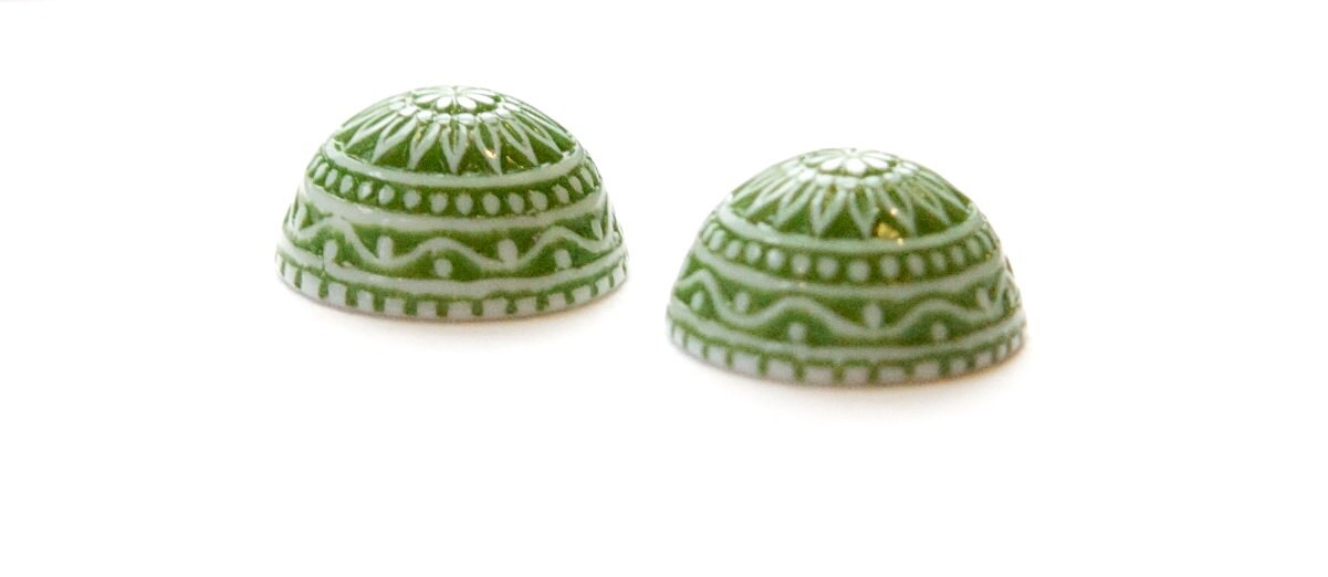 Vintage Etched Mosaic Green and White Cabochons 18mm (2) cab710G