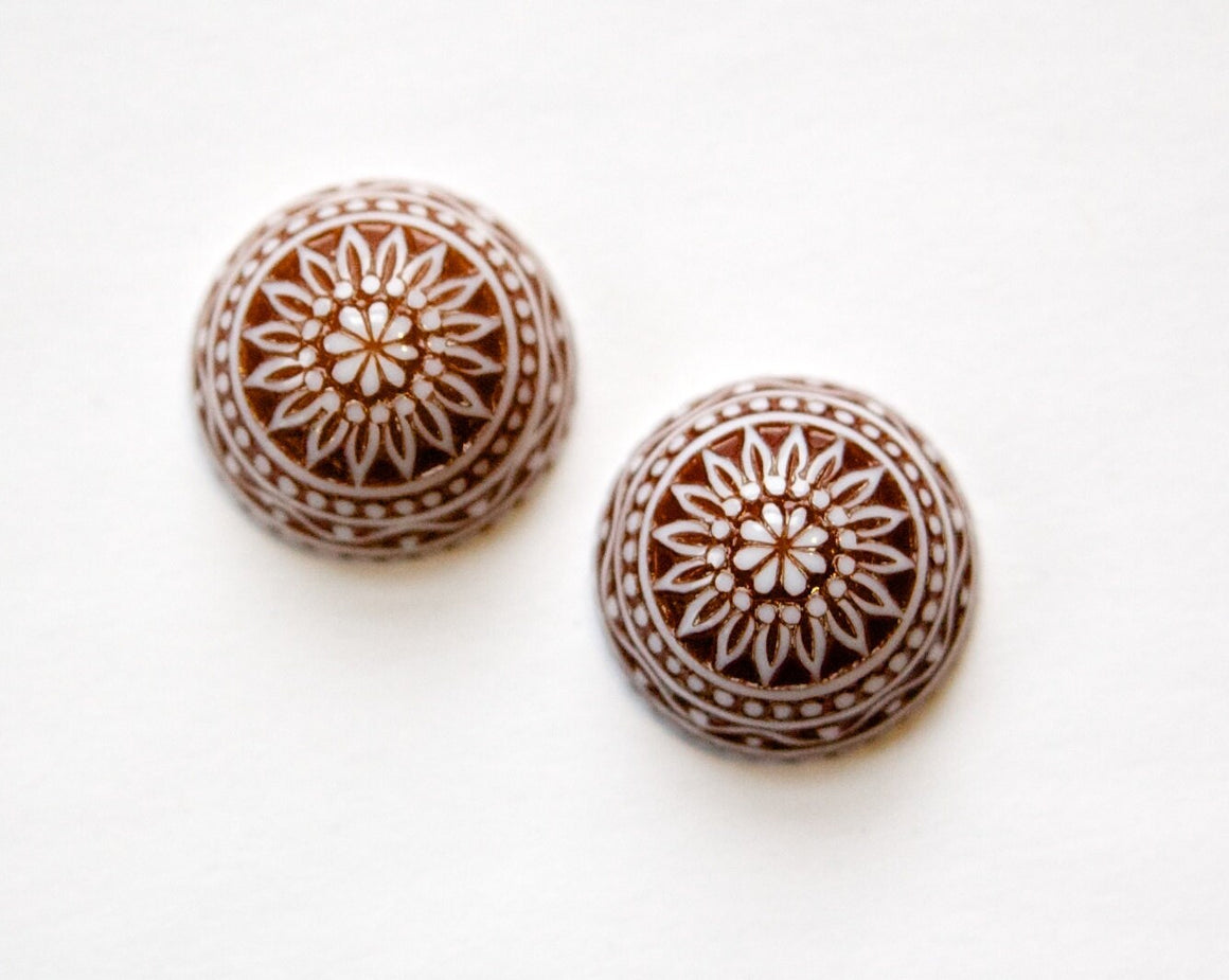 Vintage Etched Mosaic Brown and White Cabochons 18mm (2) cab710H