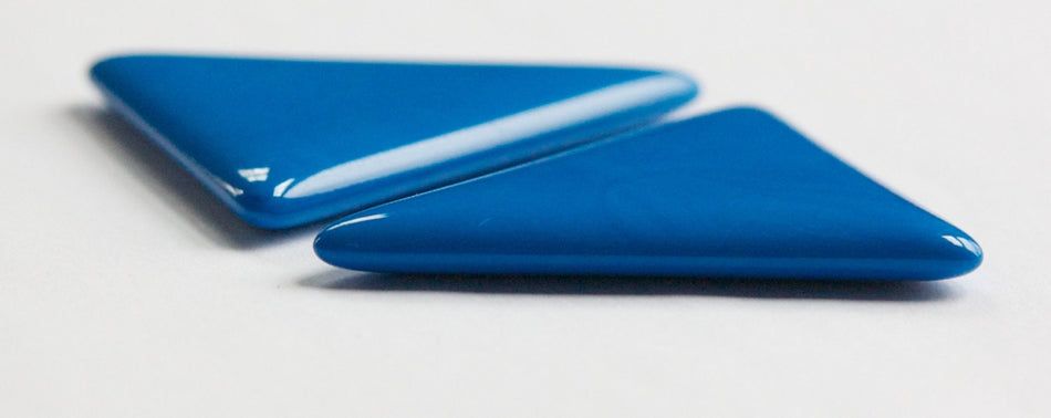 Vintage Blue Triangle Acrylic No Hole Findings (2) cab828B