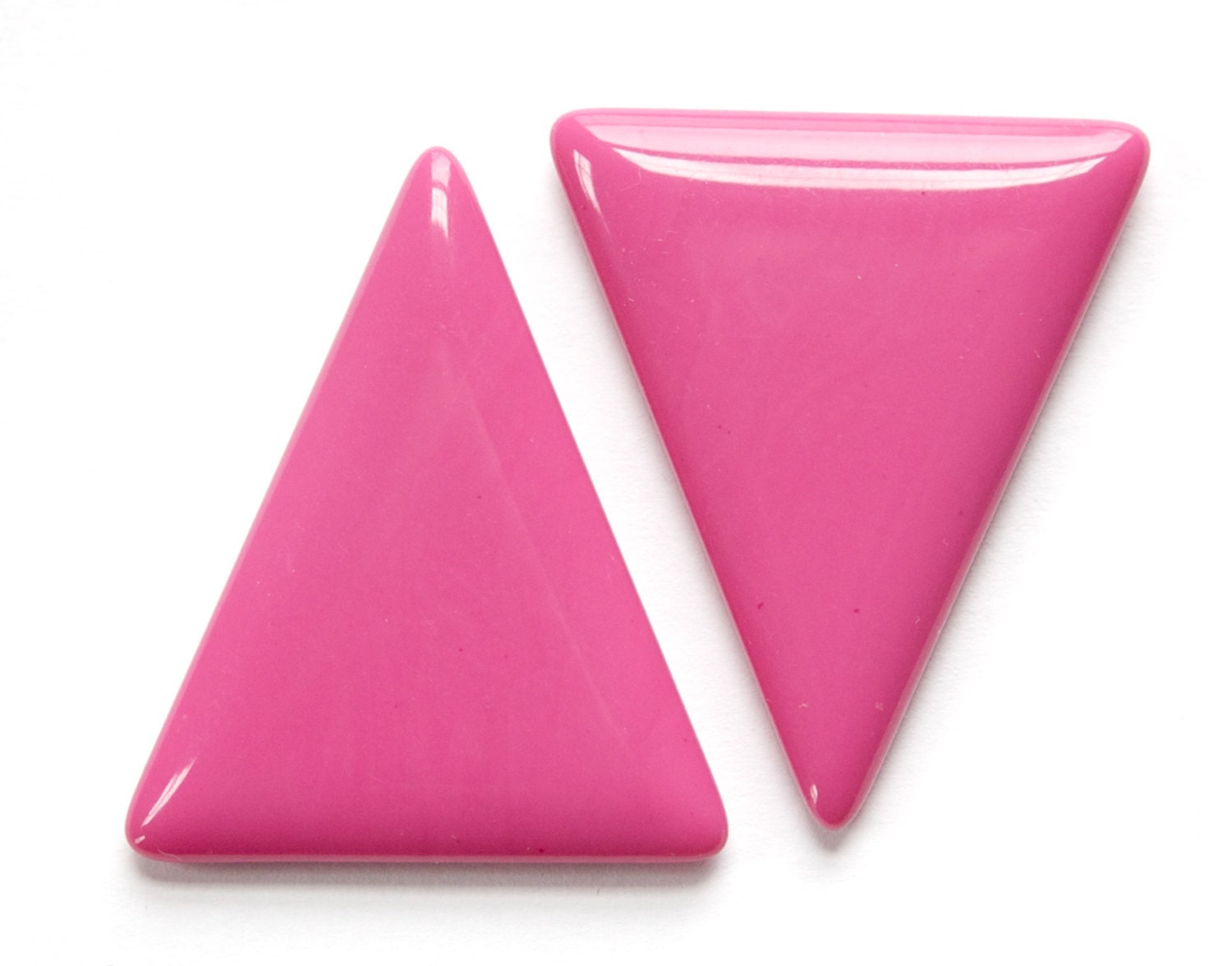 Vintage Pink Triangle Acrylic No Hole Findings (2) cab828A
