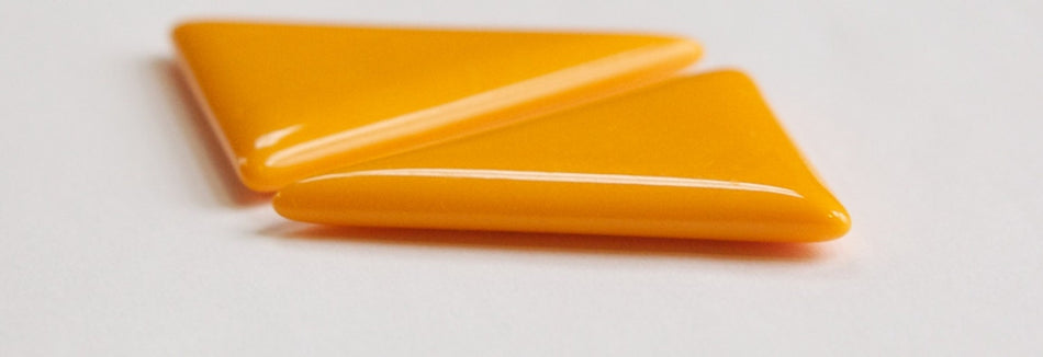 Vintage Tangerine Orange Triangle Acrylic No Hole Findings (2) cab828E