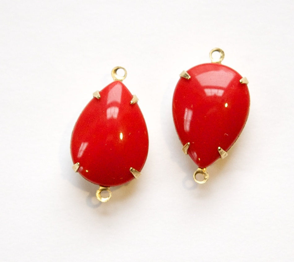 Vintage Opaque Red Glass Teardrop Stones 2 Loop Brass Setting 18x13mm par004Z2