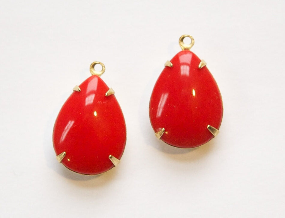 Vintage Opaque Red Glass Teardrop Stones 1 Loop Brass Setting 18x13mm par004Z