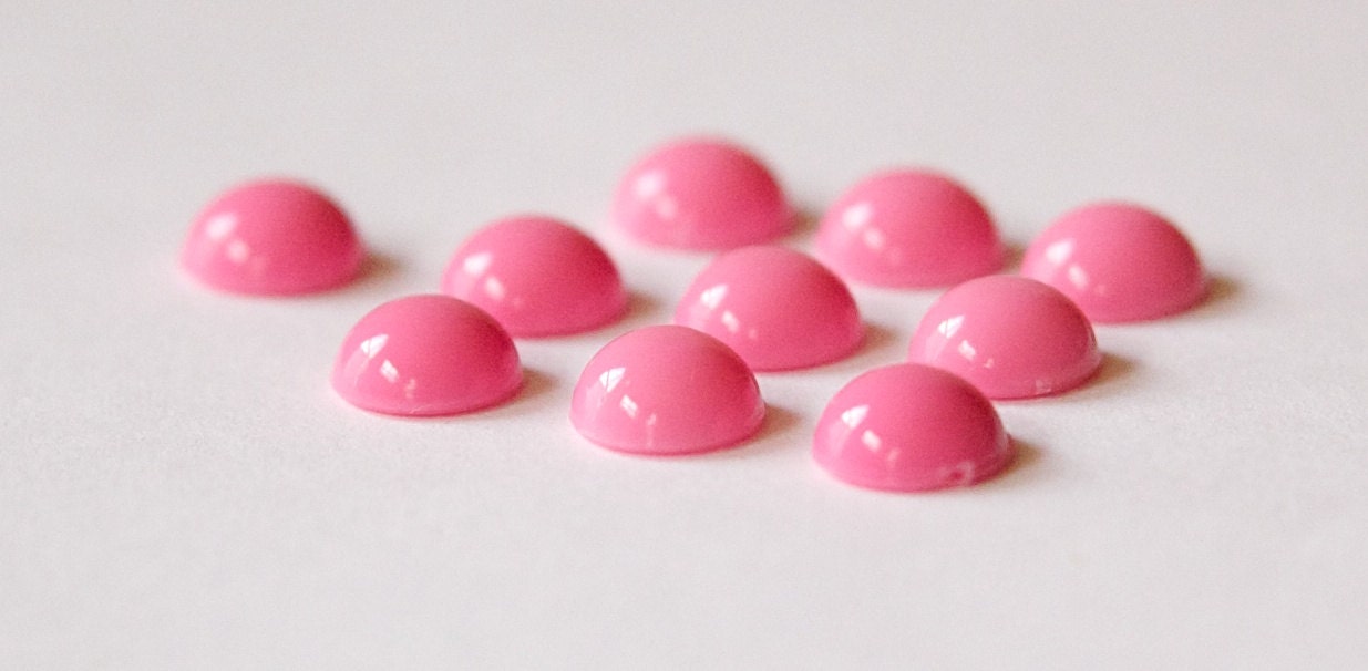 Bright Pink Acrylic Domed Cabochons 7mm (10) cab701WW