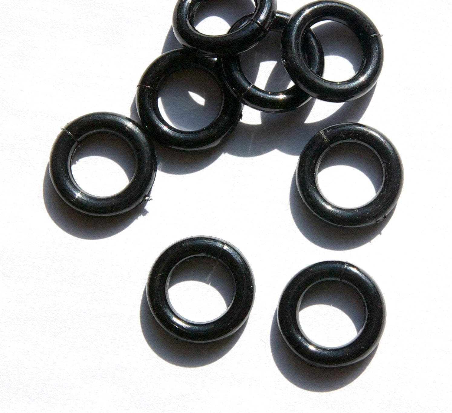 Vintage Acrylic Black Split Ring Hoop Link 18mm bds076C