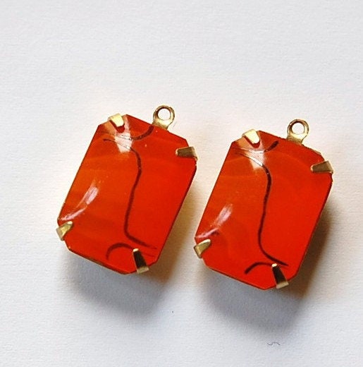 Vintage Orange with Black Design Glass Stones 1 Loop Brass Setting