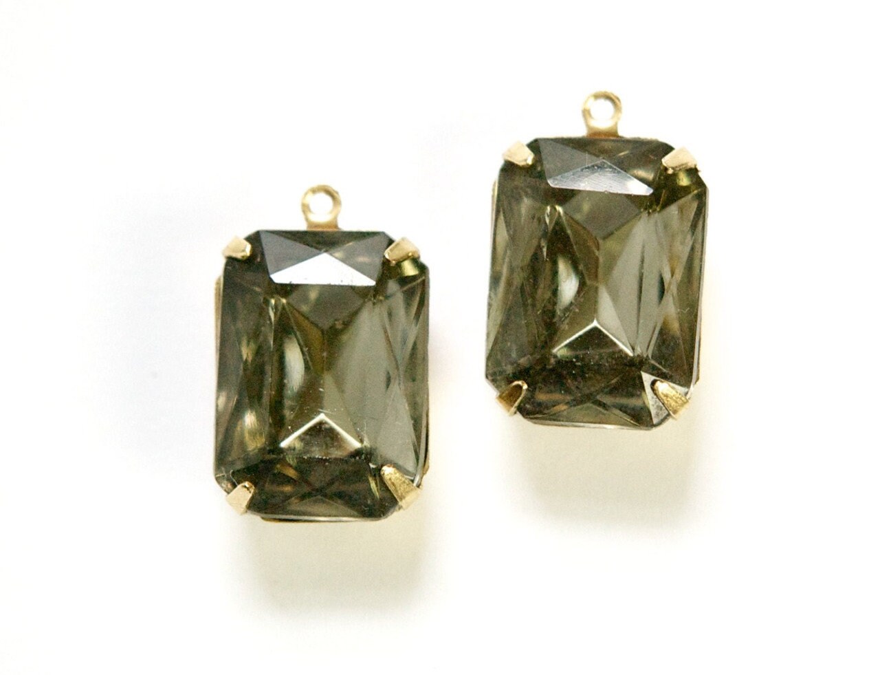 Vintage Black Diamond Faceted Stones 1 Loop Brass Settings 18x13mm