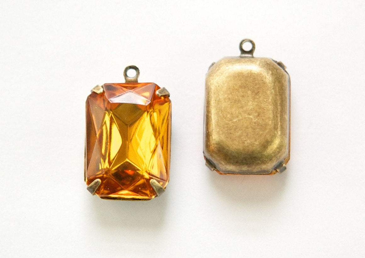 Vintage Topaz Faceted Stones 1 Loop Brass Ox Settings 18x13mm