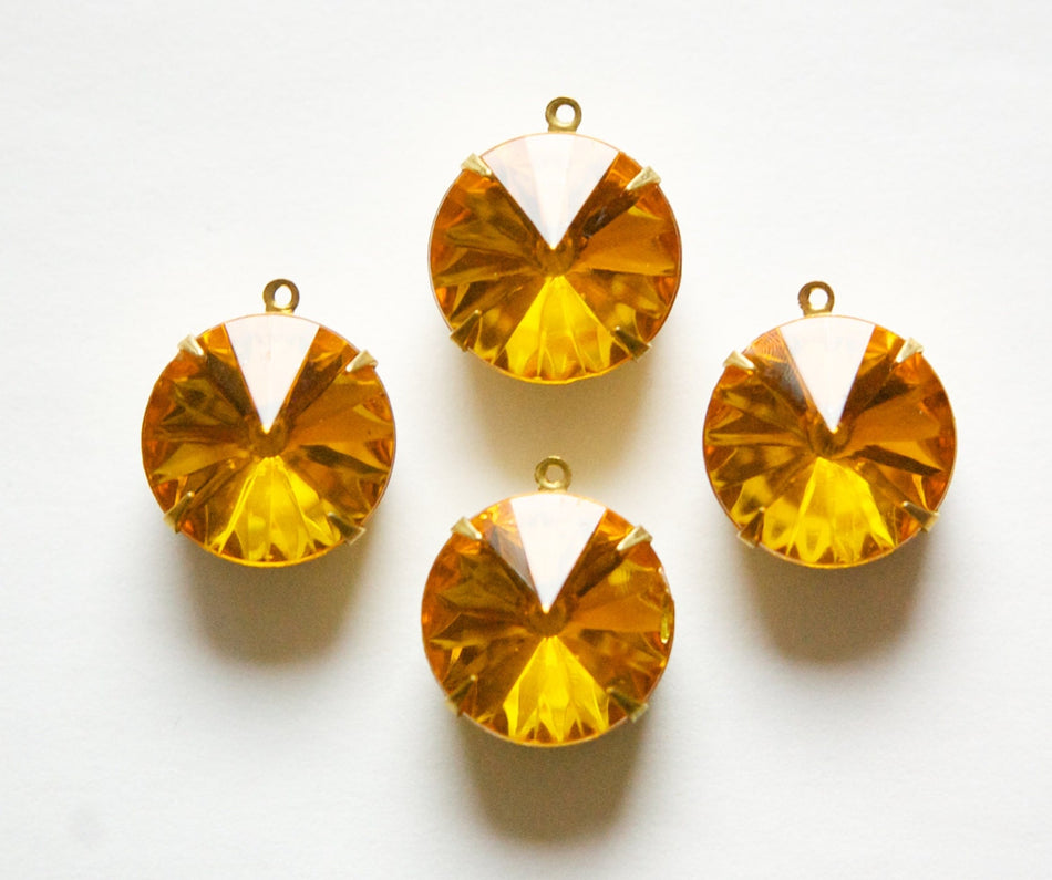 Vintage Topaz Rivoli Acrylic Stones 1 Loop Brass Settings 15mm rnd006C