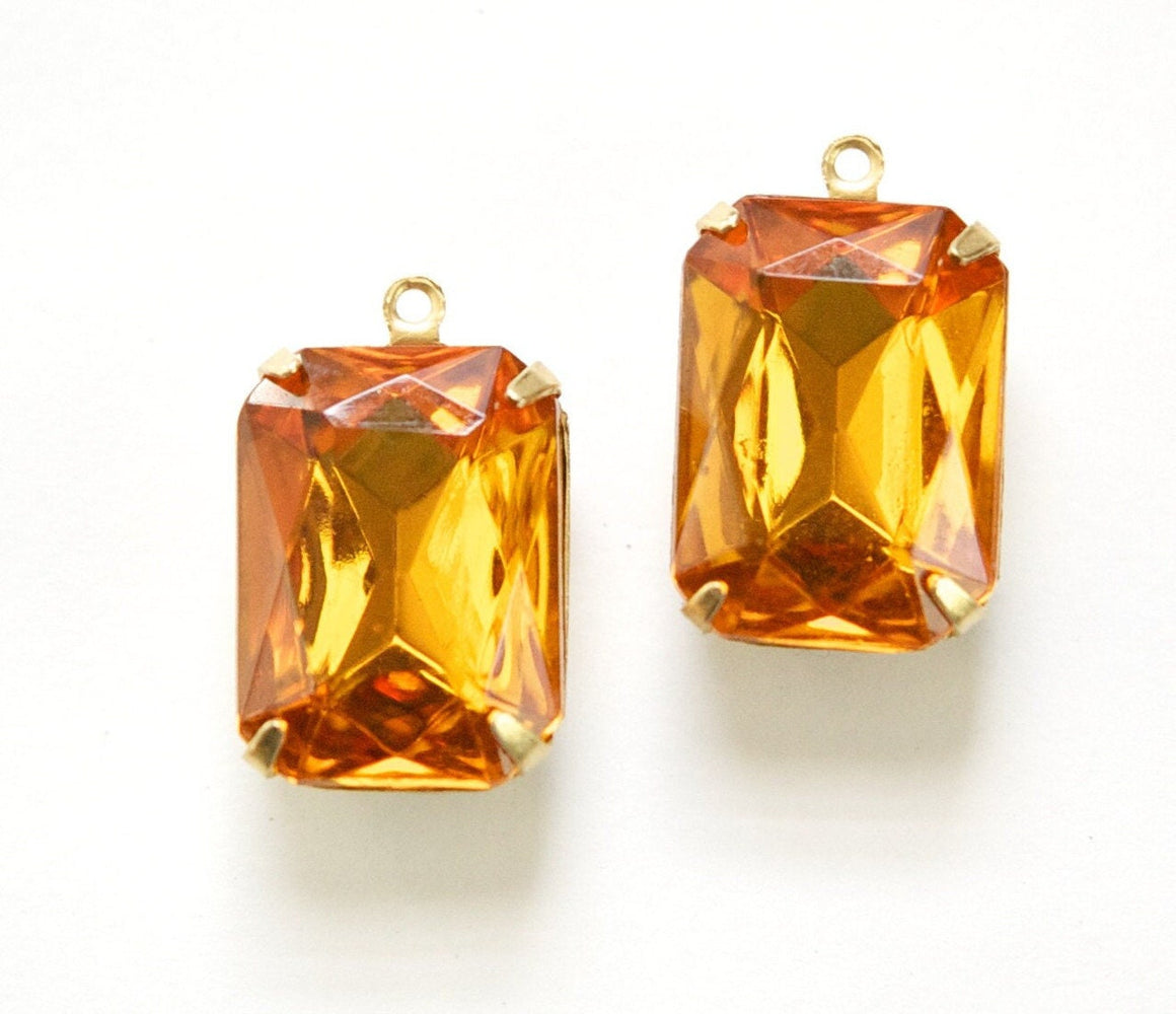 Vintage Topaz Faceted Stones 1 Loop Brass Settings 18x13mm oct004JJ