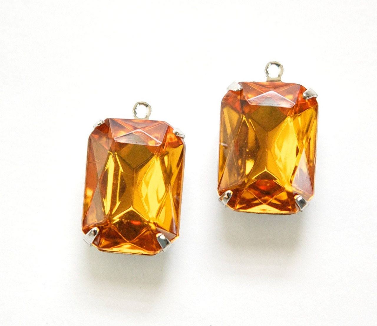 Vintage Topaz Faceted Stones 1 Loop Silver Settings 18x13mm squ009JJ
