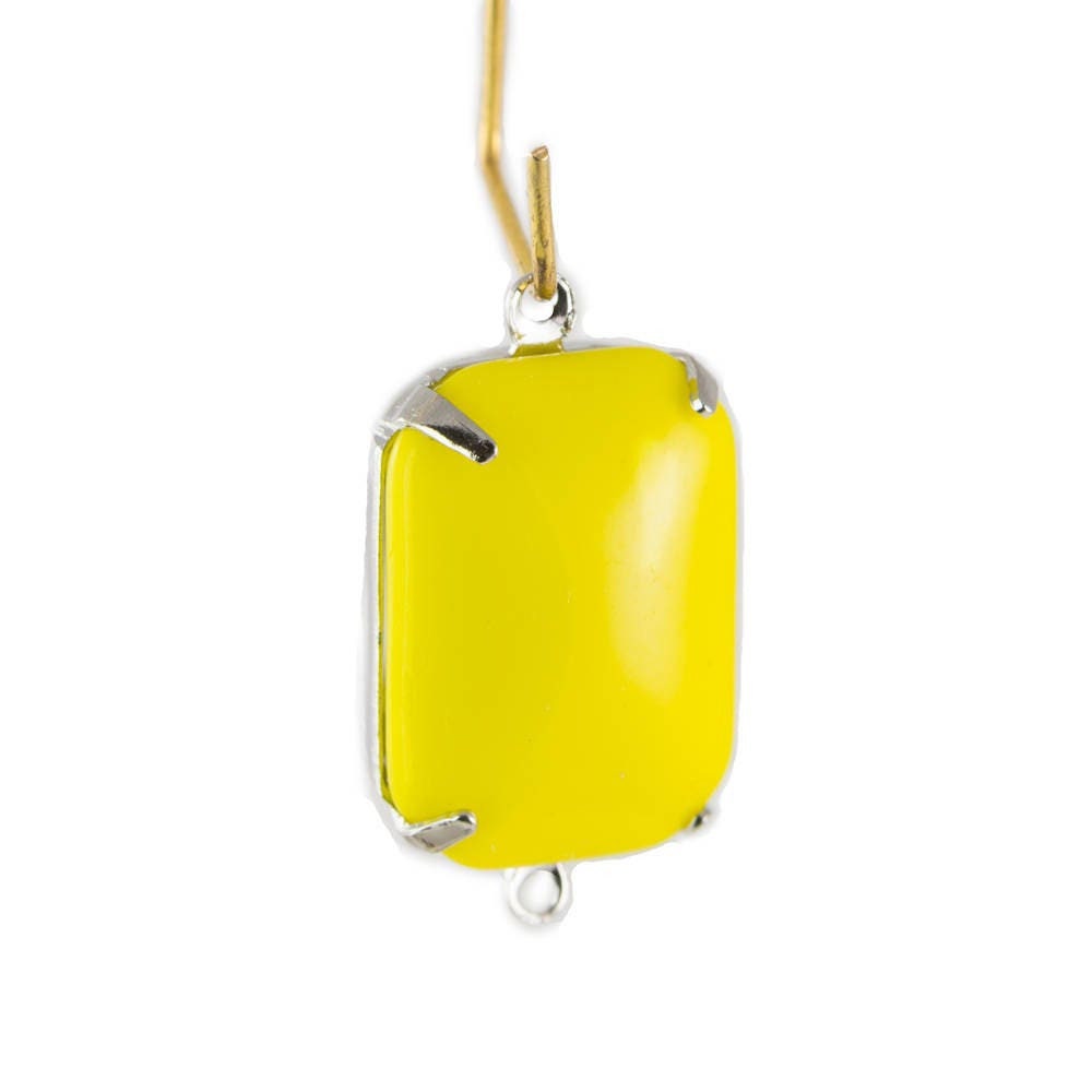 Vintage Opaque Yellow Glass Rectangle Drops 2 Loop Silver Setting 18mmx13mm (2)