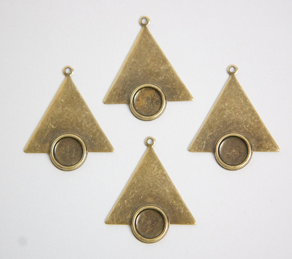1 Loop Brass Ox Triangle Drops Charms with 7mm Setting (6) mtl066B