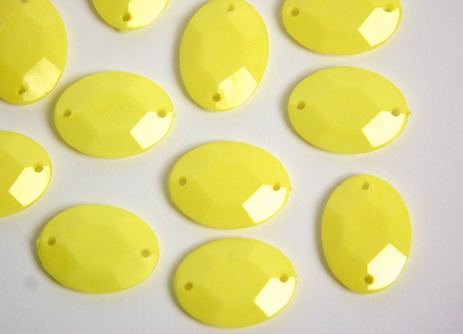 Vintage Yellow Plastic Faceted Drops Connectors bds031L