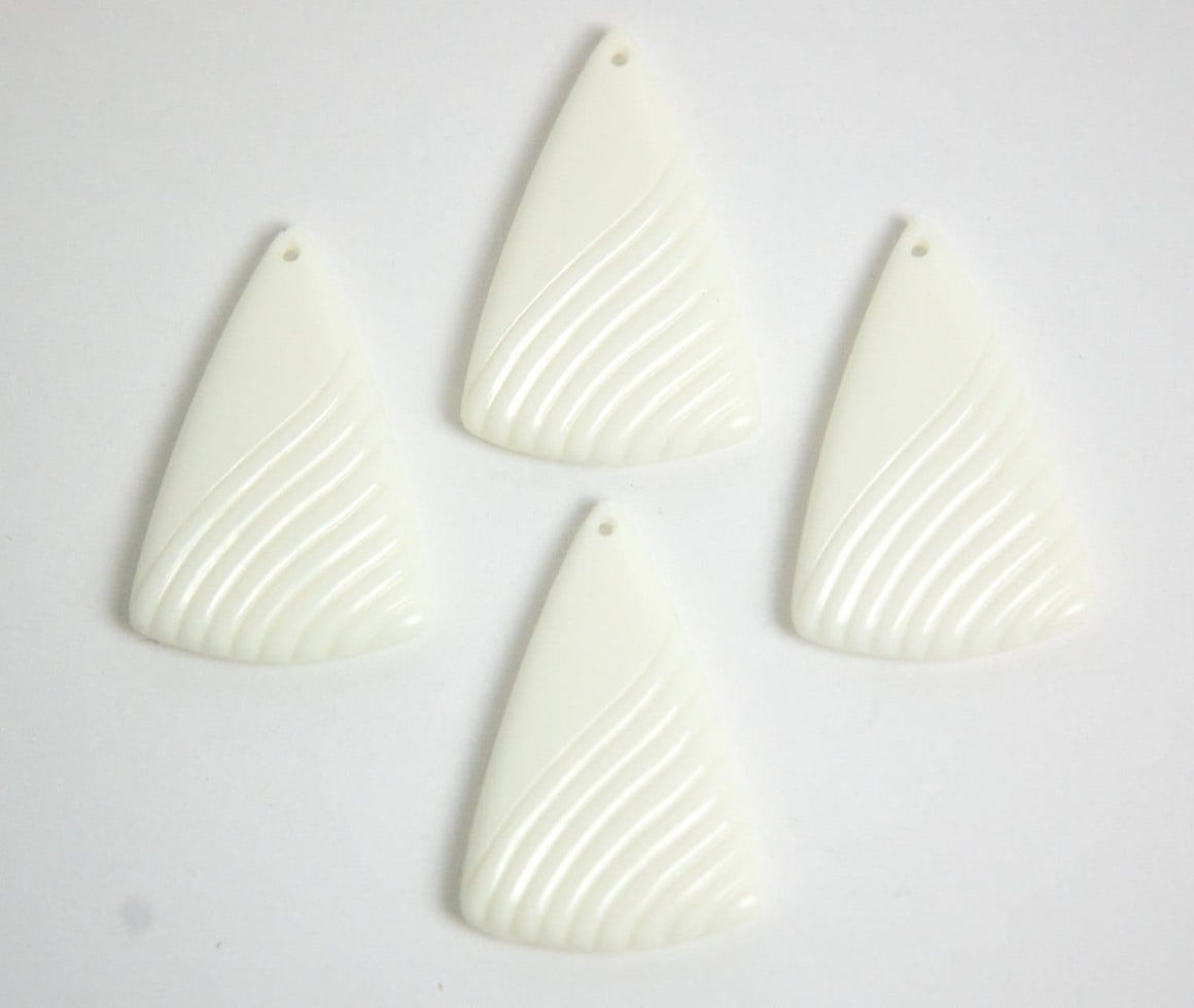 Vintage Acrylic Etched White Triangle Pendant Drops pnd029A