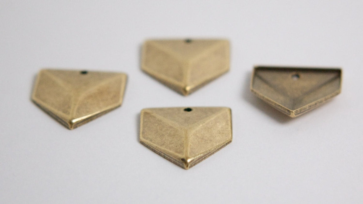 1 Hole Brass Ox Plated Geometric Triangle Charms Drops 18x18mm (6) mtl076E