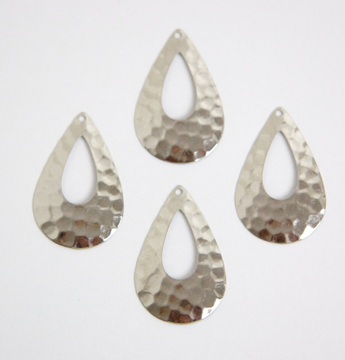 1 Hole Silver Plated Hammered Cutout Teardrop Pendants (4)