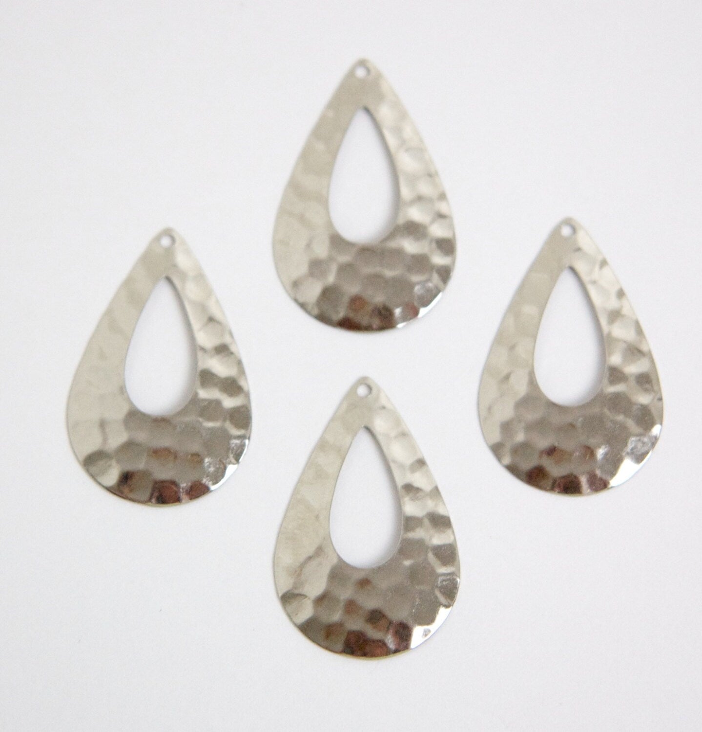 1 Hole Silver Plated Hammered Cutout Teardrop Pendants (4)