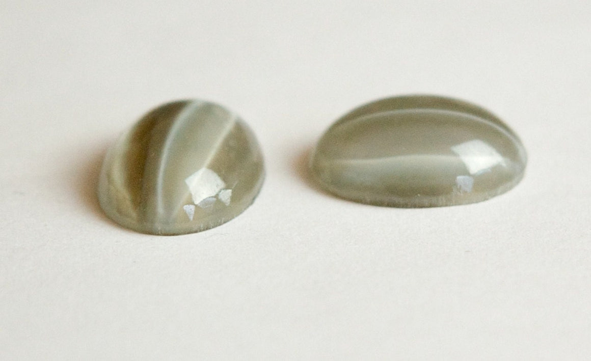 Vintage Moonglow Like Light Gray Cats Eye Glass Cabochons 18x13mm cab244
