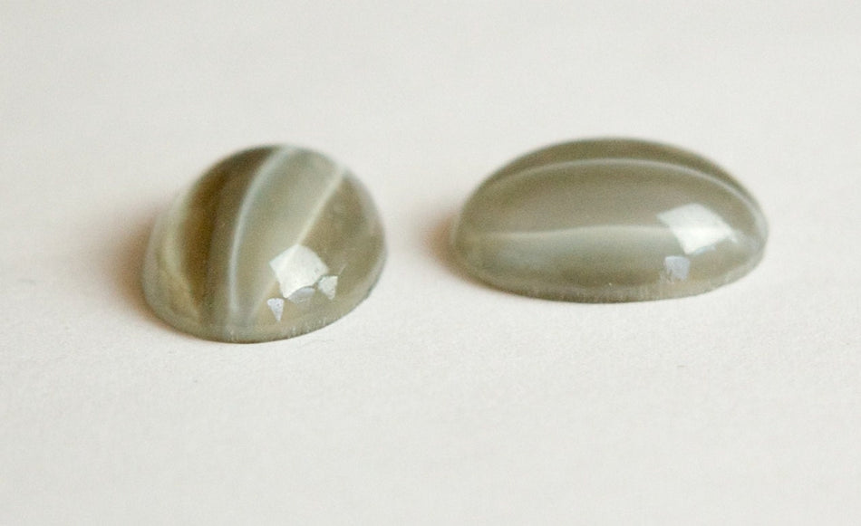 Vintage Moonglow Like Light Gray Cats Eye Glass Cabochons 18x13mm cab244