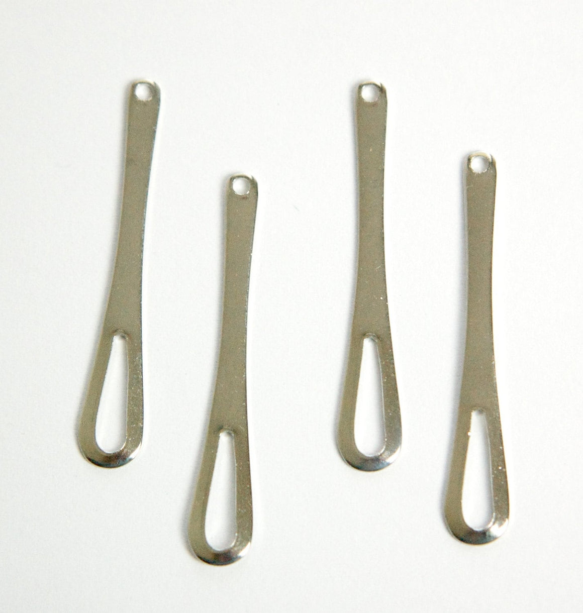 Silver Plated Long Rounded Open Teardrop Pendant Drops (6) mtl373D