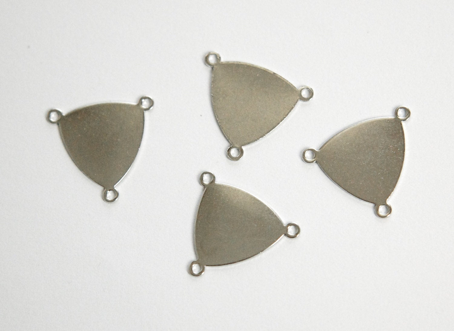 3 Loop Silver Plated Flat Setting Connector Triangle Pendant (6) mtl225F