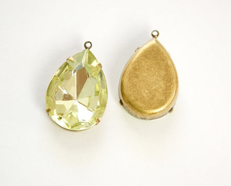Vintage Faceted Jonquil Acrylic Teardrop Stone 1 Loop Brass Ox Setting 25x18mm par012E