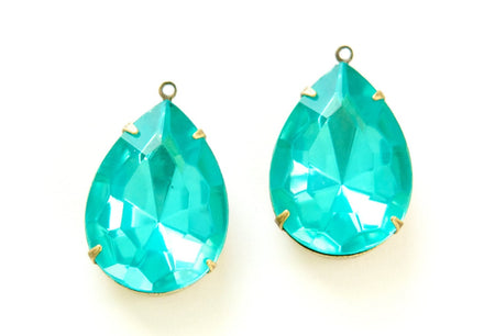 Vintage Faceted Aqua Acrylic Teardrop Stone 1 Loop Brass Ox Setting 25x18mm par012D