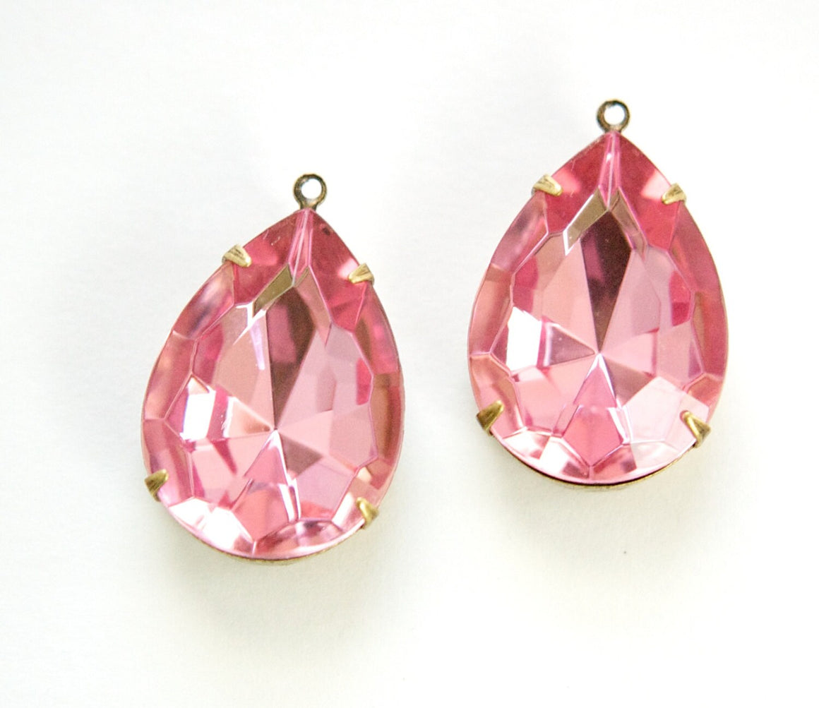 Vintage Faceted Rose Pink Acrylic Teardrop Stone 1 Loop Brass Ox Setting 25x18mm par012C